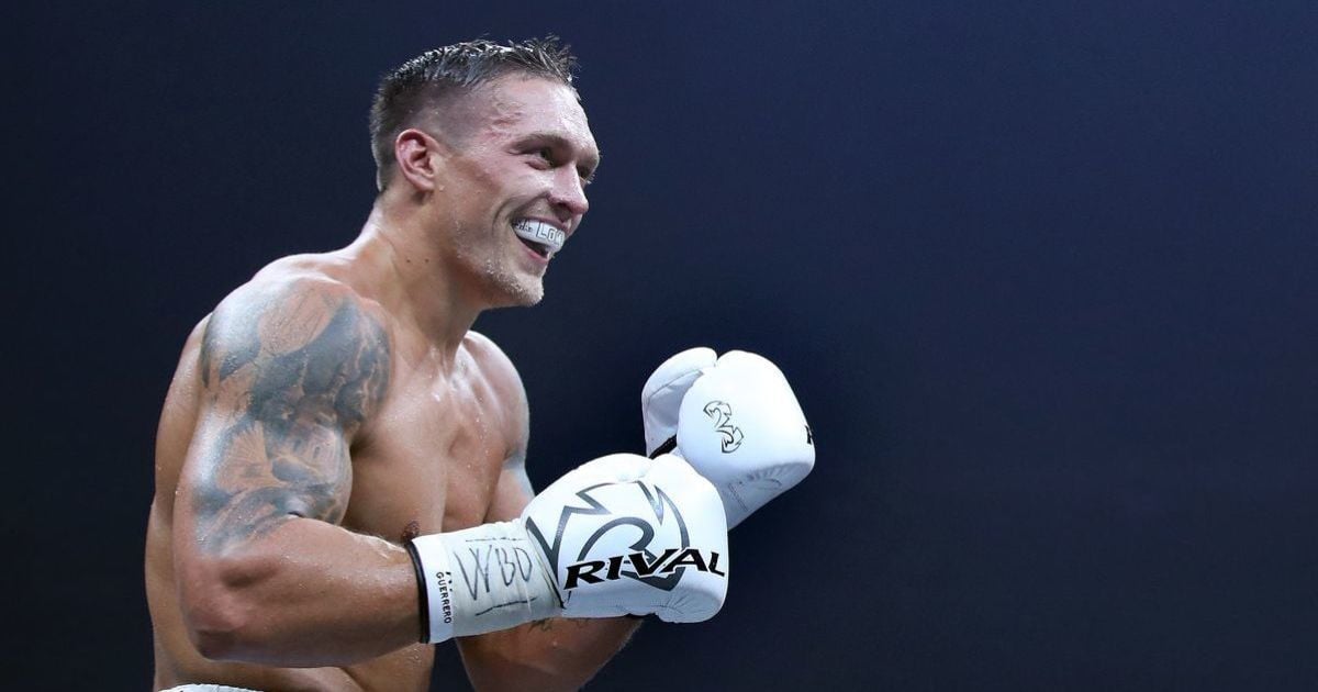 Усик отказался от последнего чемпионского пояса