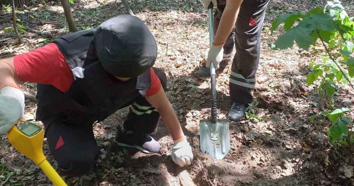 У Києві в ботсаду Гришка знайдено боєприпаси