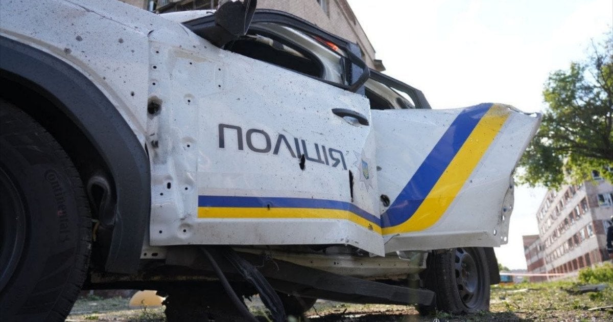 Пошкоджене авто поліції у Запоріжжі