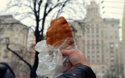 У столиці вкотре подорожчав відомий  фастфуд "київська перепічка"