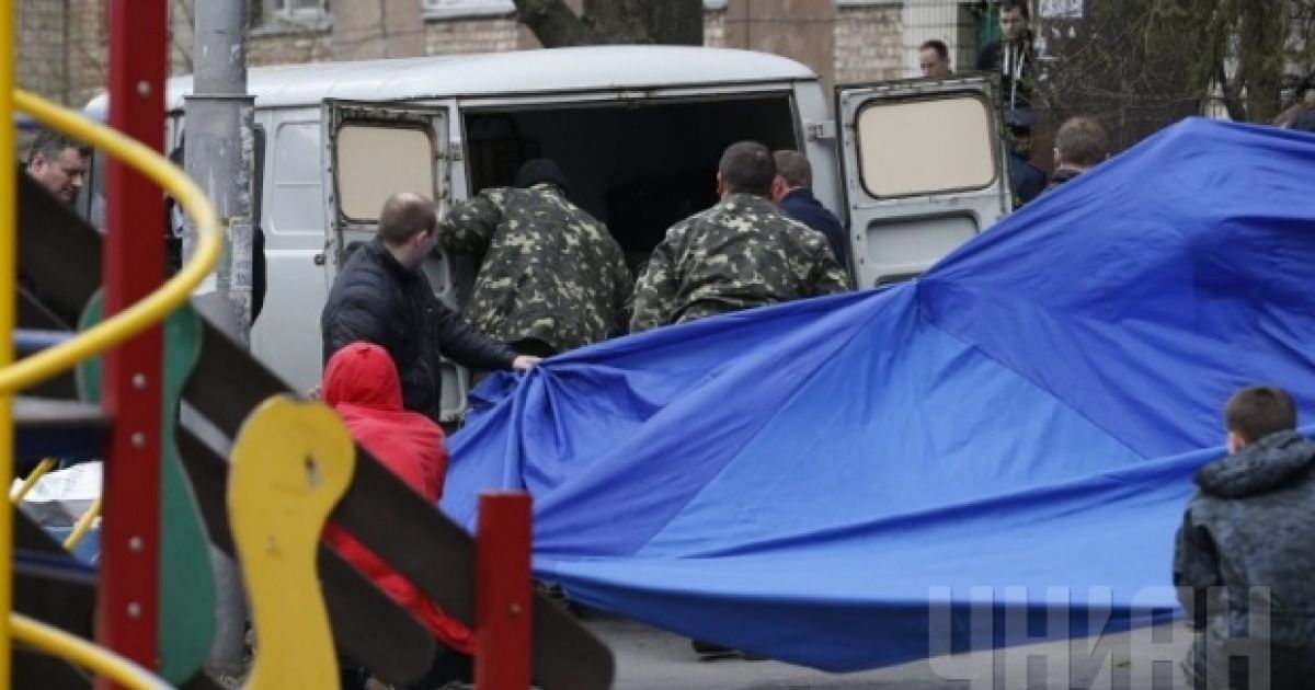 Фото з місця вбивства Олеся Бузини. / © УНІАН