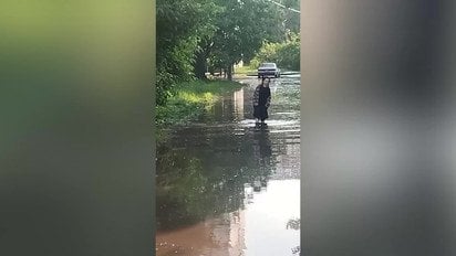 Київ під час грози засипало градом