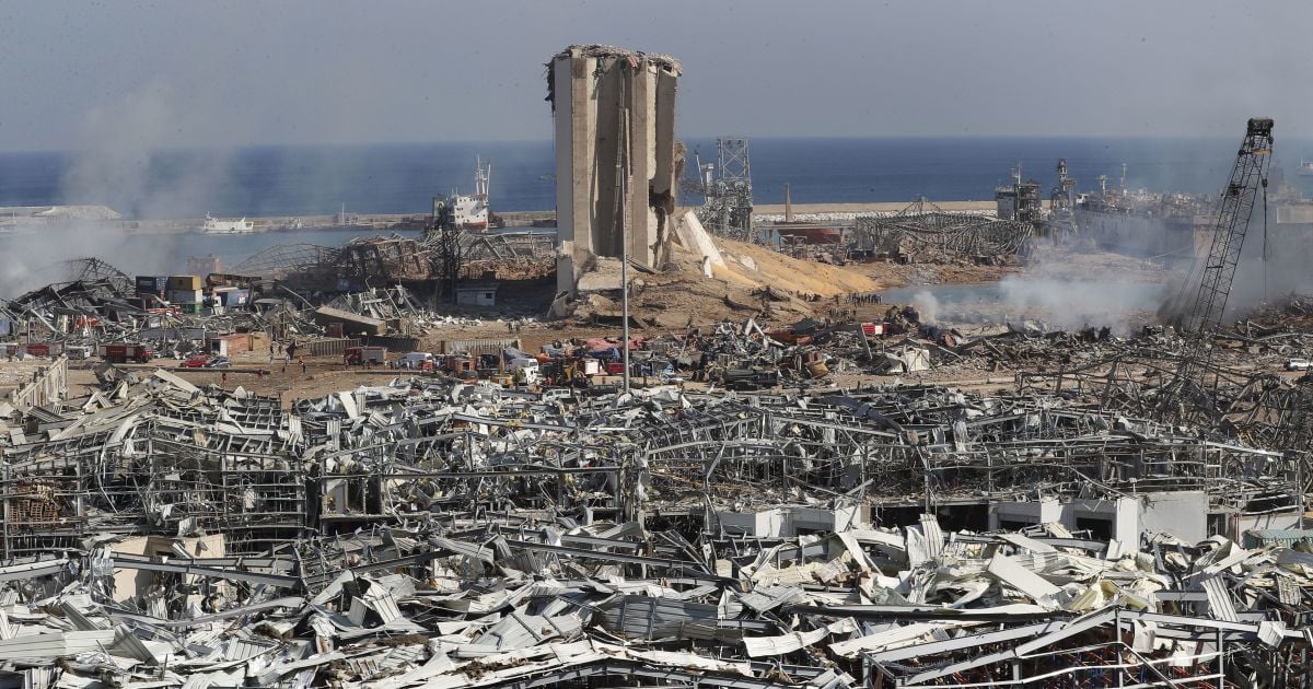 Власть Бейрута оценила убытки от масштабных взрывов в морском порту, который разрушил полгорода