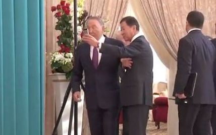 Назарбаев "отшил" миллиардера, который хотел сделать с ним селфи