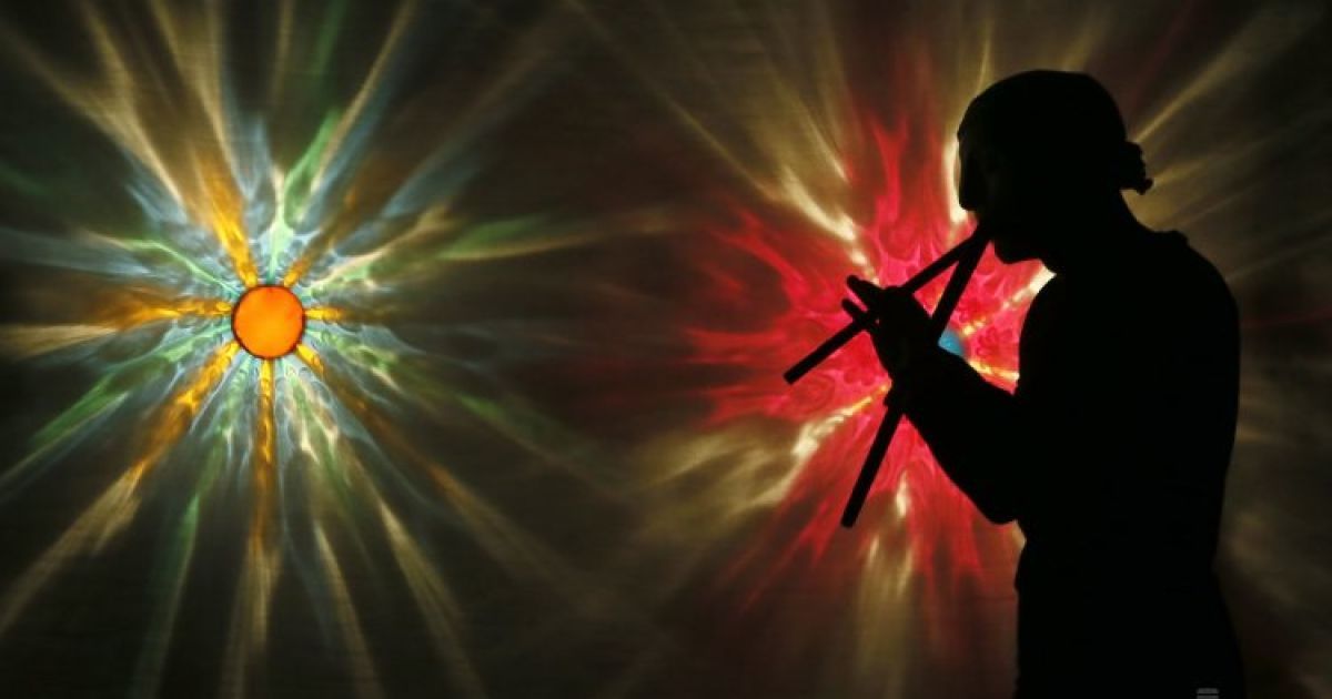 Спектакль Divadlo Lisen (Чехия) после церемонии открытия двухдневной театральной программы "Артисты &ndash; детям" на большой сцене Киевского академического театра кукол / © УНИАН