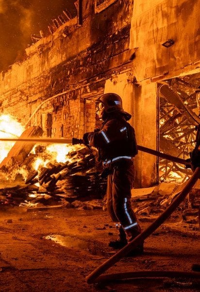 Пожежа у Харкові після російської атаки 27 жовтня