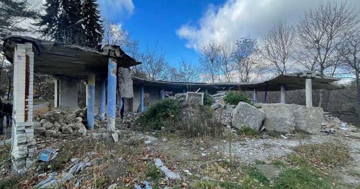 У Мережі показали закинутий парк "Нивки" в Києві