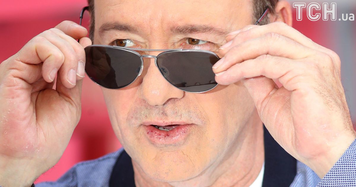 Кевіна Спейсі звинуватили в сексуальних домаганнях до 18-річного сина журналістки