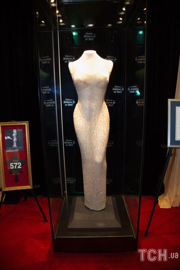 Самое известное "голое" платье: история откровенного наряда Мэрилин Монро 2