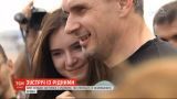 С оккупированного Крыма в столицу прибыли родные Олега Сенцова
