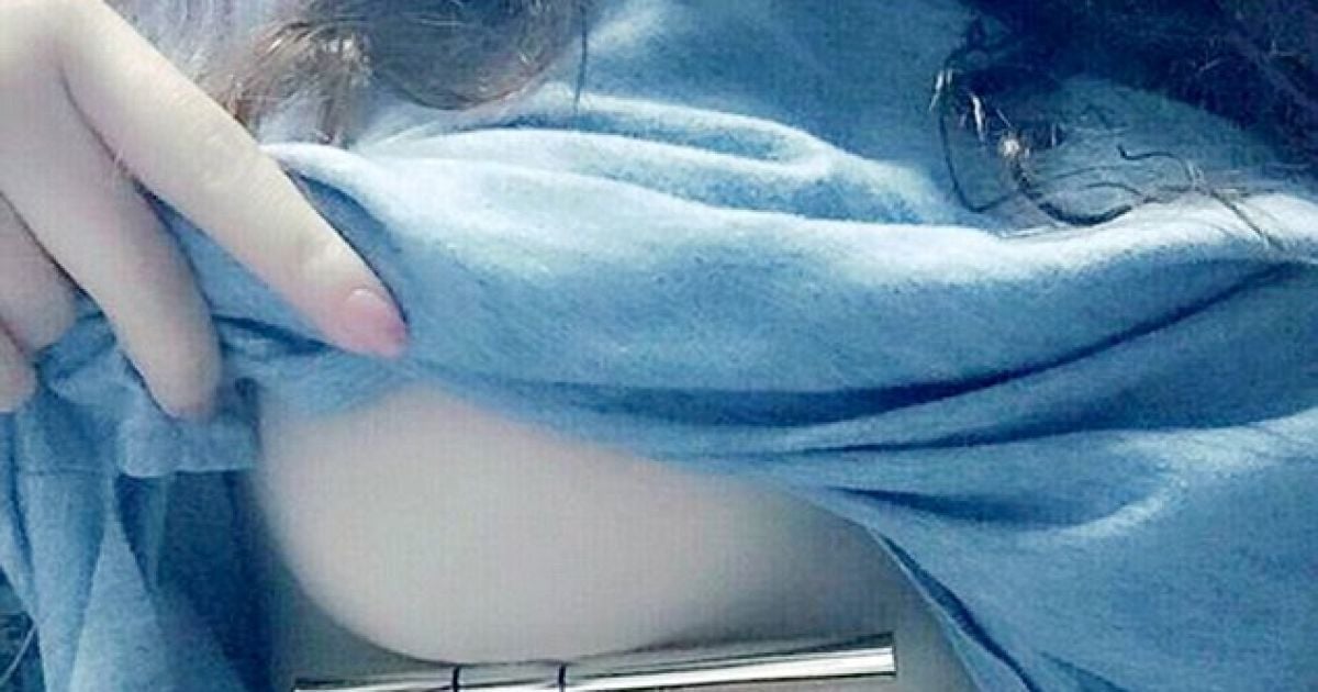 Китайские женщины увлеклись новым откровенным флешмобом / © dailymail.co.uk