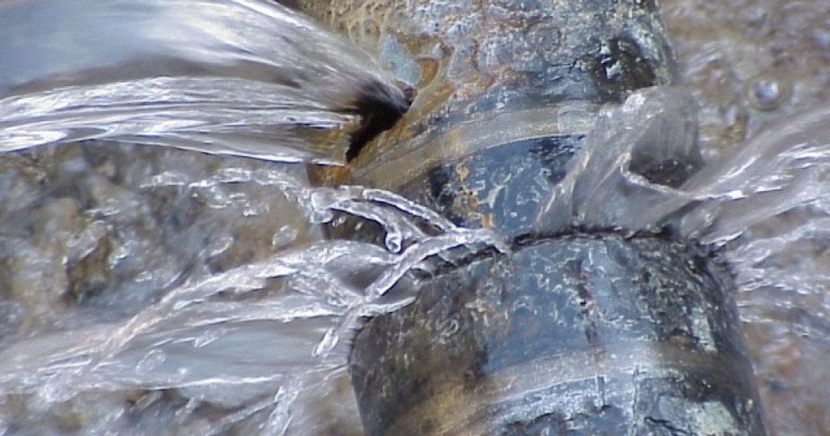 Що робити, якщо прорвало трубу у квартирі