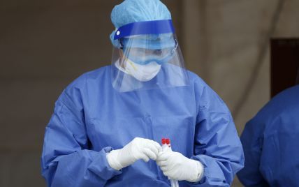 В Україні коронавірусом інфікувалися майже 25 тисяч людей: кількість хворих різко зросла