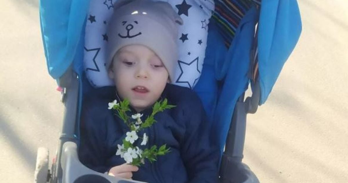 Мама Максимка просить допомоги в лікуванні сина