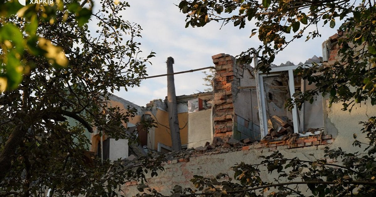 Росіяни скинули КАБ: постраждало немовля, горіли будинки та автівки