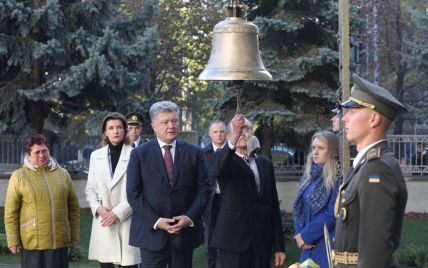 В Киеве прозвучал Колокол памяти, который будет вспоминать каждого погибшего военного на Донбассе