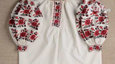 Сорочка жіноча вишита. ІІ пол. ХХ ст. Полтавська обл., смт Котельва. Крамне бавовняне полотно, муліне; хрестик, пухлики, курячі шкірки / © Музей Івана Гончара