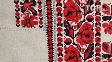 Сорочка жіноча додільна вишита. Кін. ХІХ ст. Київська обл., м. Димер. Домоткане лляне полотно, заполоч; хрестик, шеляжок / © Музей Івана Гончара