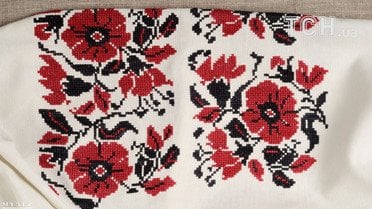 Сорочка жіноча до підточки, вишита. Кін. ХІХ ст. Житомирська обл., Радомишльський р-н, с. Вишевичі. Крамне полотно, заполоч; коса гладь, хрестик, штапівка / © Музей Івана Гончара