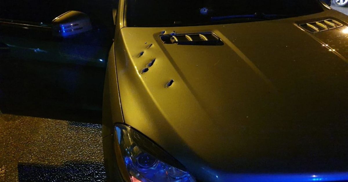 В Днепре киллер расстрелял внедорожник Mercedes с 27-летним водителем
