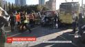 Легковушка протаранила троллейбус и зацепила маршрутку в Киеве