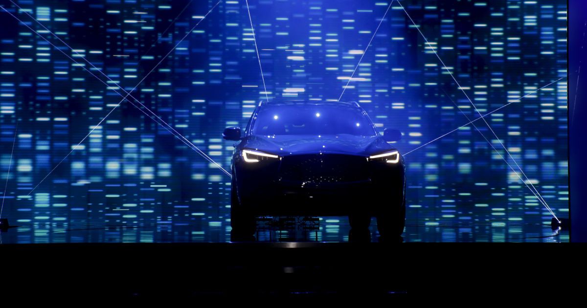 Infiniti заинтриговала тизером нового кроссовера