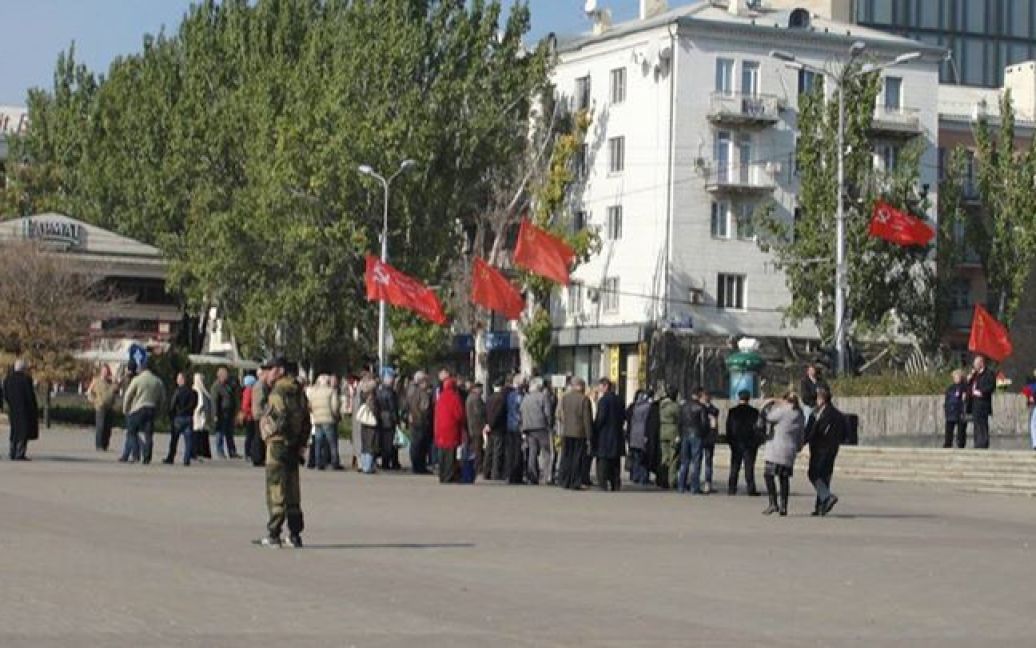 "Ватный" митинг в Донецке / © facebook.com/ Oleksiy Matsuka