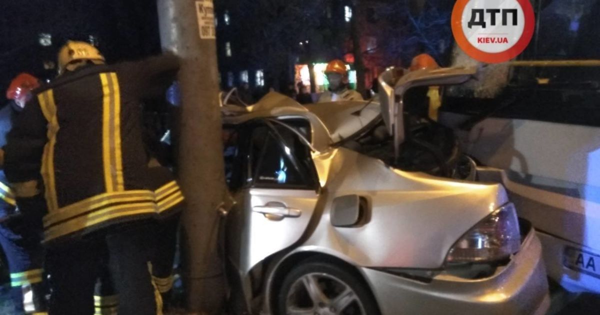 ДТП автобус і Лексус Київ_4 / © facebook.com/dtp.kiev.ua
