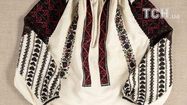 Сорочка жіноча до підточки вишита. Поч. ХХ ст. Чернівецька обл., Заставнівський р-н, с. Киселів. Домоткане конопляне полотно, вовна, бавовна; хрестик, рясування / © Музей Івана Гончара