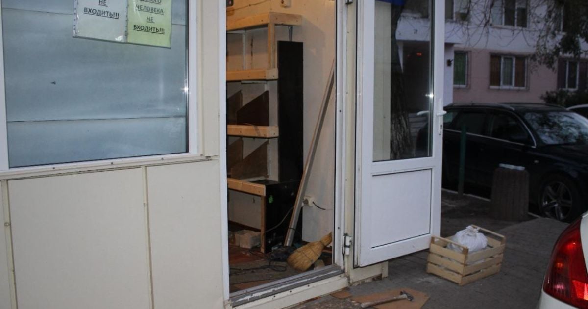 В Одесі продавець молотком розбив голову перехожому через зауваження про ящики на тротуарі