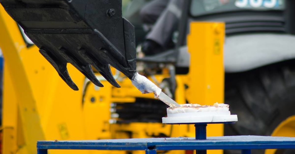 Во время соревнований операторов и водителей спецтехники в Киеве / © Киевводоканал