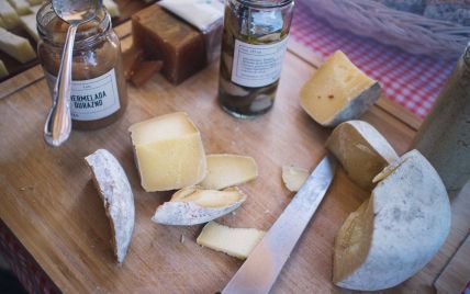 На столах українців все частіше з’являється сир з Європи
