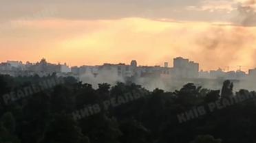 В Киеве молния попала в парковку