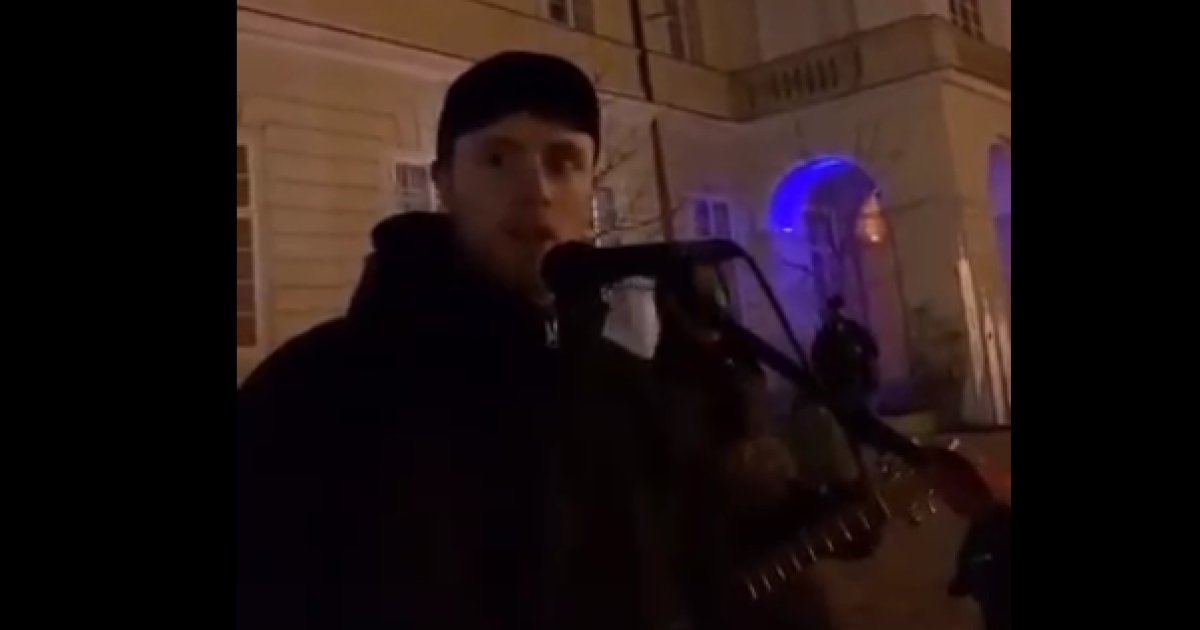 "Не нравится, иди на панель": во Львове скандал из-за песни на русском языке закончился дракой (видео)