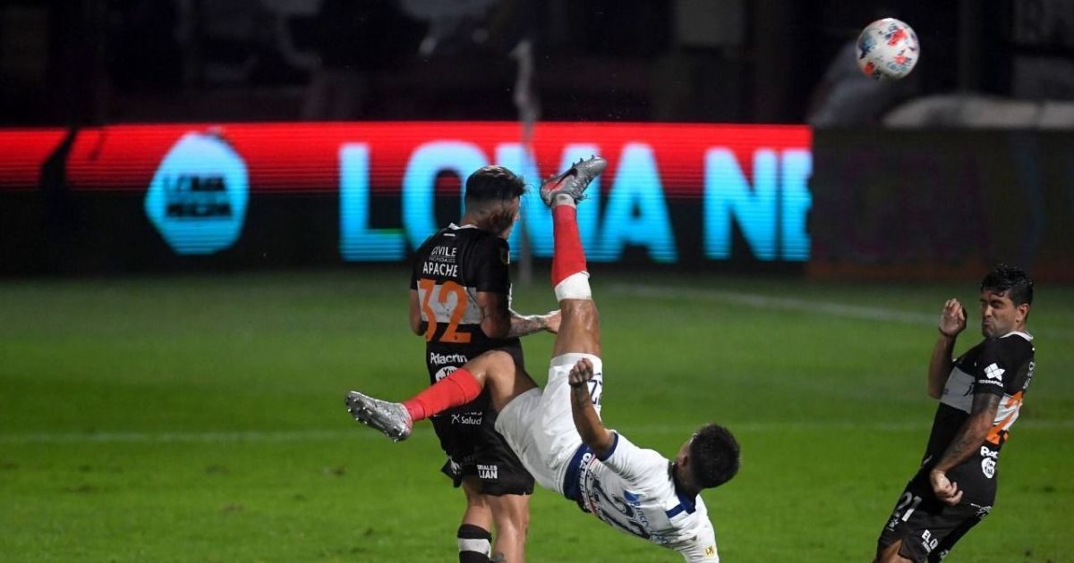 twitter.com/PipiVelasquez9