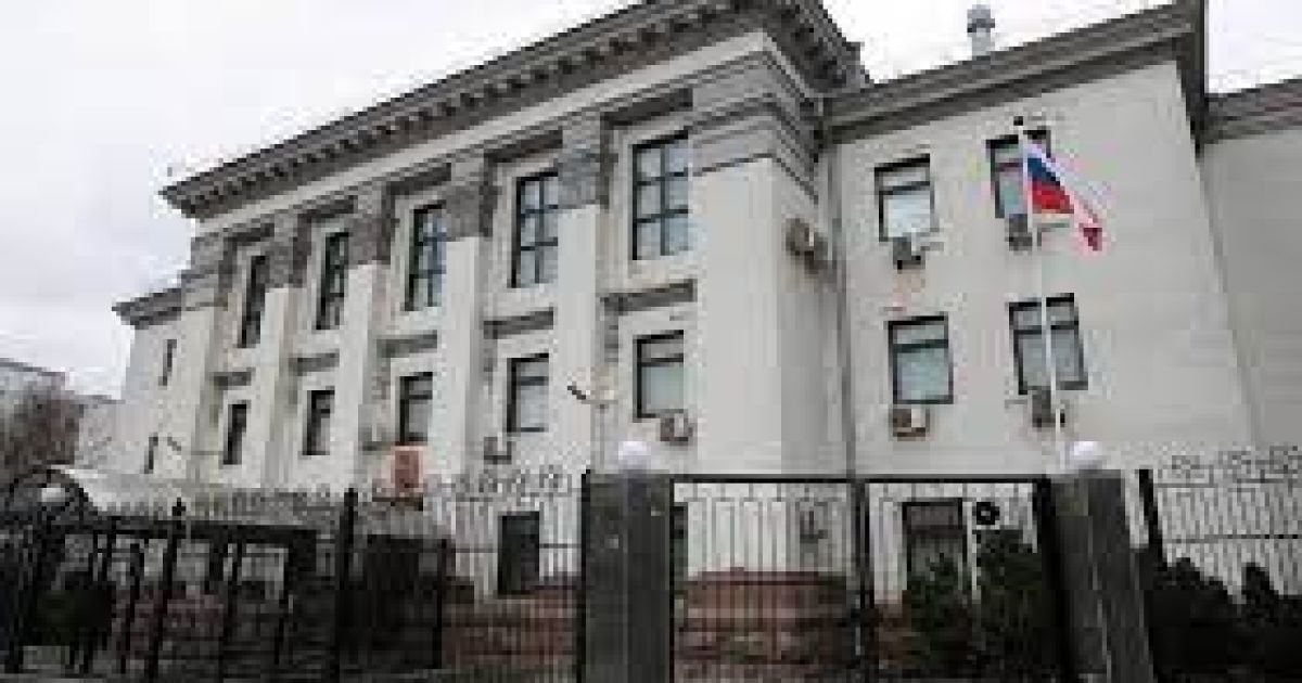 Україна у відповідь висилає старшого дипломата посольства Росії у Києві
