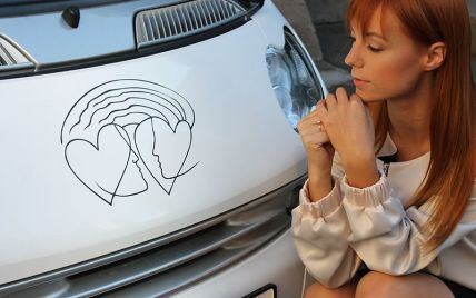 Невеста Тарабарова начала подготовку к свадьбе, превратив свое авто в арт-объект