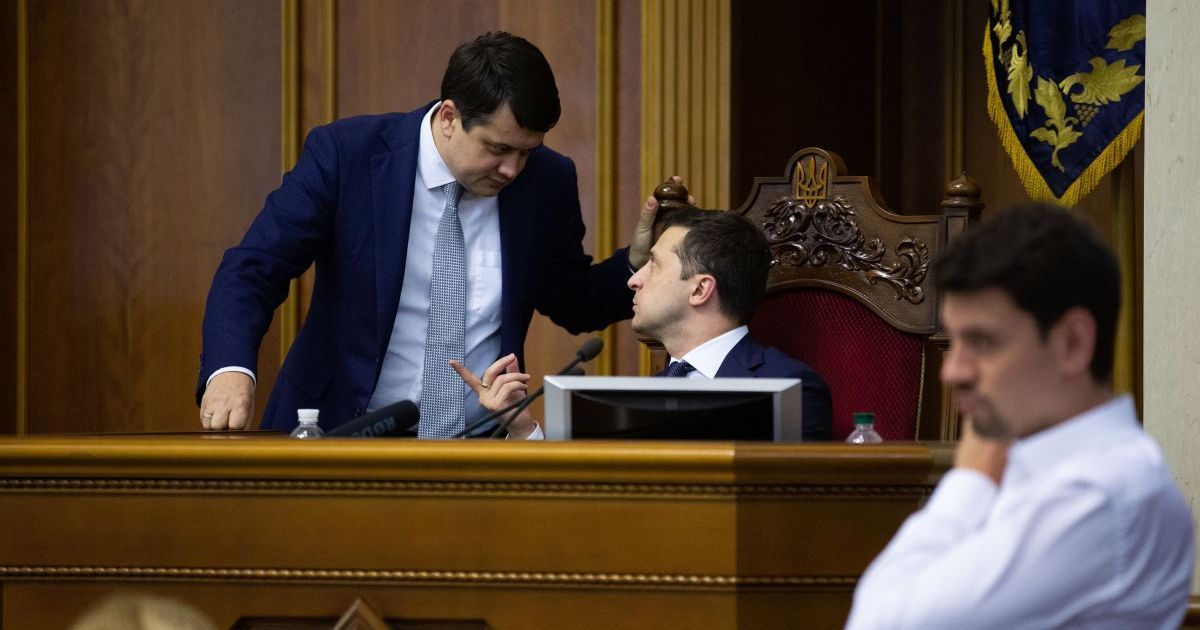 "Бачить своє особисте політичне життя": Зеленський назвав причину відставки Разумкова