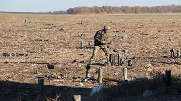 У Сватовому продовжують ліквідовувати наслідки масштабної пожежі на військових складах. / © Facebook/прес-центр штабу АТО