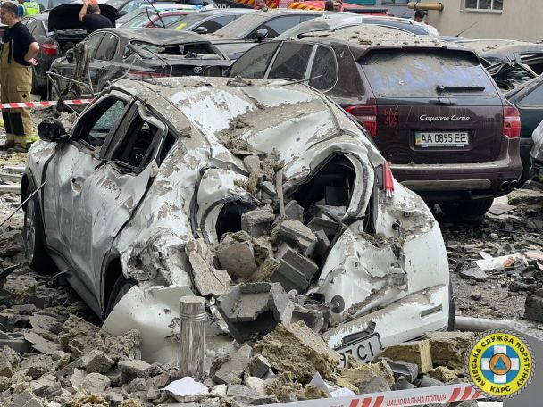 Ракетний удар по багатоповерхівці у Солом'янському районі Києва.