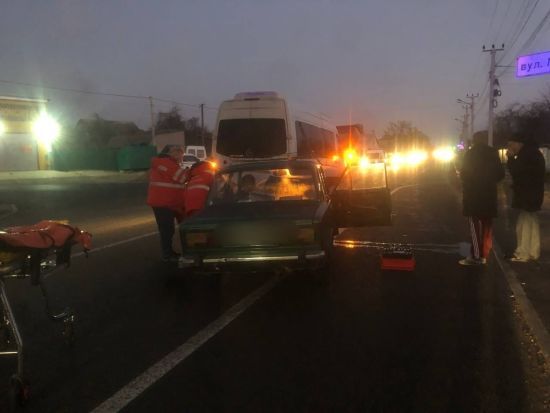 Не помітив машину: на Київщині сталася смертельна ДТП із мікроавтобусом (фото)