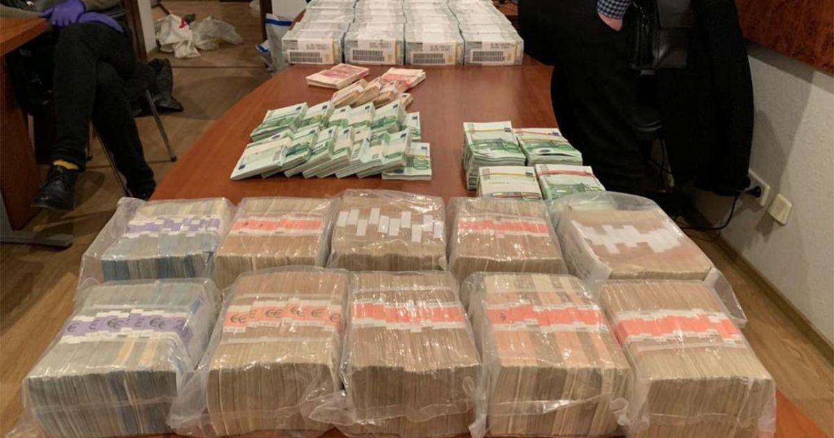 Справа про хабар суддям ОАСК: Венедіктова підписала підозру двом адвокатам, один з яких є братом Вовка