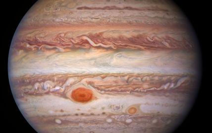 На Юпитере зафиксировали яркую вспышку: в планету врезалось неизвестное небесное тело