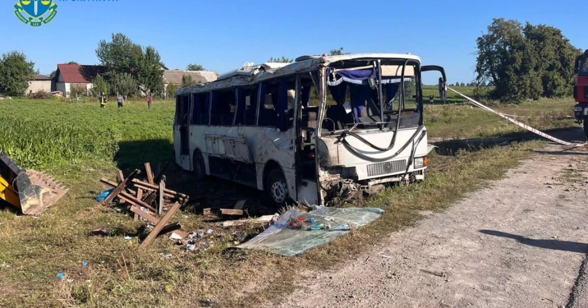 В Хмельницкой области автобус с детьми попал в ДТП