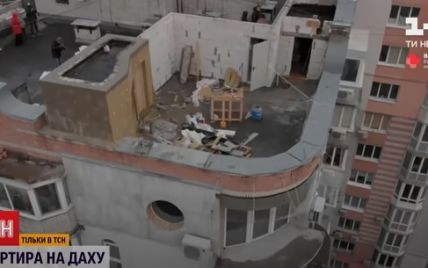 В Киеве житель многоэтажки сначала построил балкон, а затем захватил и крышу