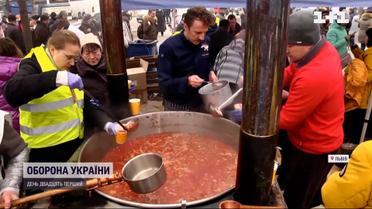 У Львові Євген Клопотенко зварив 320 літрів борщу