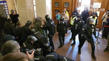 Полиция задержала 19 человек за нападение на депутата Киевсовета Гусовского