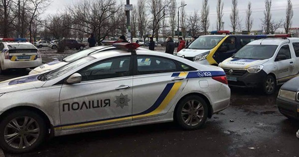На Оболоні поліція приспала неадекватного рецидивіста, який відстрілювався від правоохоронців