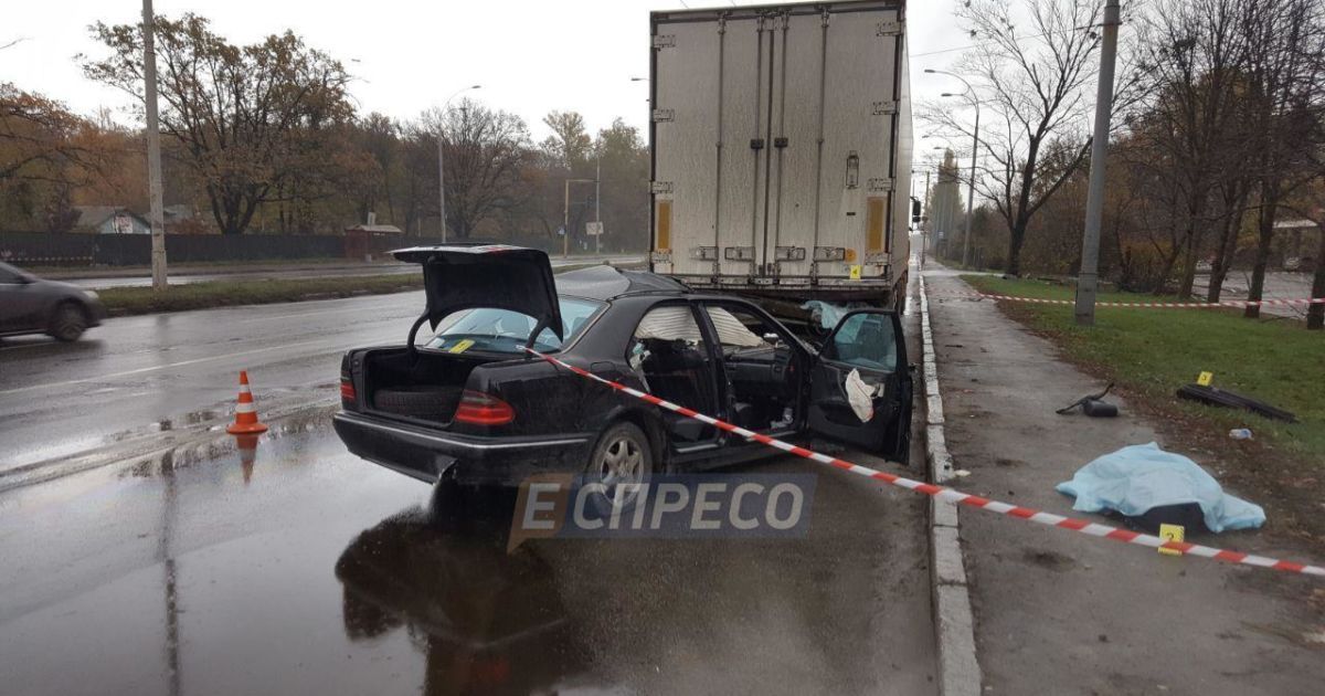 ДТП у Києві, фура та Mercedes_5 / © Еспресо TV