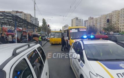 Поліція затримала водія маршрутки, який збив на смерть подружжя у Києві